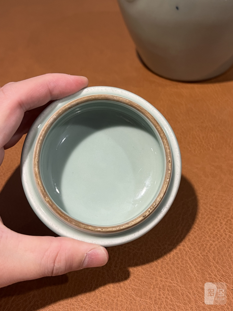 清乾隆 豆青釉月牙纹盖罐 - 图4